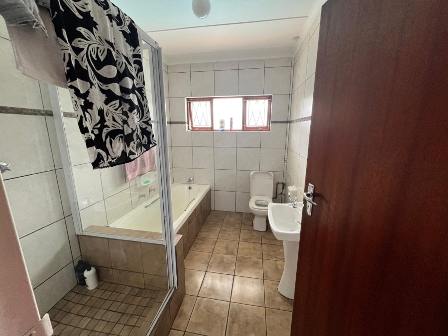 3 Bedroom Property for Sale in Beacon Bay Eastern Cape